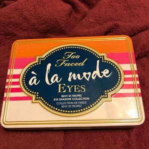 Too Faced ala mode shadow palette